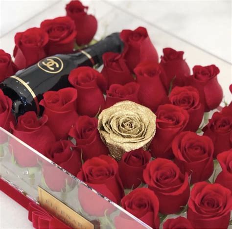 coco chanel gift champagne red roses foto|chanel corporate gift set.